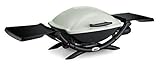 Weber Q2000 Gasgrill, 54 x 39cm Grillfäche, portabler BBQ Grill, 1 Brenner, mit ausklappbaren Seitentischen, 2-geteilter porzellanemaillierter Guss-Grillrost - Titanium (53060079)