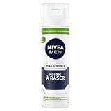 NIVEA MEN Rasierschaum für empfindliche Haut (200 ml), Rasiercreme angereichert mit Kamille und Hamamelis, Rasierpflege 0% Alkohol für Männer