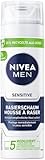 NIVEA MEN Sensitive Rasierschaum für Männer (200 ml), reichhaltiger Schaum mit Kamille und Vitamin E für eine sanfte Rasur, schützende Formel gegen Hautirritationen