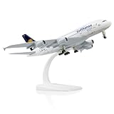 QIYUMOKE Airbus A380 1/300 Lufthansa-Flugzeugmodell aus Metalldruckguss mit Ständer Sky Jumbo Airliner Legierungsmodellbausatz als Geschenk für Luftfahrtbegeisterte