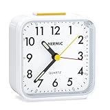 HERMIC Wecker Analog Ohne Ticken Wecker mit Licht, Batteriebetrieben, Lauter Alarm, Schlummerfunktion, Geräuschlos, Leuchtziffern Tragbarer Leise Klein Reisewecker für Tiefschläfer Weiß