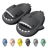 IDEINER Hai Hausschuhe für Damen Herren Cloud Shark Slides Slippers Weich Rutschfest Badeschuhe Sommer Süß Haifisch Strand Sandalen Open Toe Niedliche Fisch Pantoletten Unisex Schwarz Gr. EU 36/37