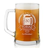 Maverton Bierkrug mit Gravur - Personalisierte Geschenke Männer - 500 ml - Geburtstagsgeschenk für Herren Bierglas Papa - Geschenkidee für Bierfreunde - Prost!