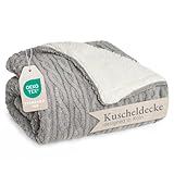 Blumtal Kuscheldecke 150x200 cm mit Zopfstrick-Optik - Oeko-TEX zertifizierte Mikrofaser Fleecedecke mit weicher Sherpa-Innenseite - Wohndecke 150x200 - waschbare Wohn- & Kuscheldecke Grau/Weiß