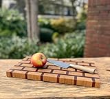 Handgefertigtes Eichen-Schneidebrett mit Mauer-Muster, Massivholz Küchenbrett, Rustikales Design