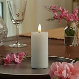MARELIDA LED Kerze in Rustik Optik Echtwachskerze Stumpenkerze mit leicht flackernder Flamme und Timer Wachskerze für Innen in weiß (D: 5cm - H: 12,5cm)