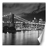 Feeby Fototapete XXL NYC USA Brooklyn Bridge 200x200 cm schwarz-weiß Vliestapete Moderne Design Wandtapete Küche Flur Wohnzimmer Büro Badezimmer Kinderzimmer Manhattan Bei Nacht