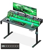 OffiGo Höhenverstellbarer Schreibtisch, 140cm Gaming Tisch mit RGB LED & Steckdosen, elektrischer Schreibtisch mit 3 offene Stauräume, Getränke & Kopfhörerhalter, Kohlefaseroberfläche Schwarz