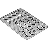 Original Kaiser Vanillekipferl Backblech für 28 Vanillekipferl, Plätzchenform, zeitsparendes Kipferlblech, antihaftbeschichtet, zum Keksebacken für Weihnachten
