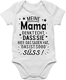 Shirtracer Baby Body Junge Mädchen - Sprüche - Meine Mama denkt echt, dass sie hier das Sagen hat. Das ist sooo süß! - schwarz - 3/6 Monate - Weiß - babybody mit spruch spruche mutter strampler