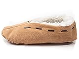 HomeOfSocks Leder Hausschuhe Herren und Damen | Obermaterial 100% Wildleder - Warme Mokassins Hüttenschuhe mit Fleece Innenfutter | Herren Puschen für Warme Füße Beige Gr. 46