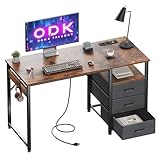 ODK Schreibtisch mit 3 Schubladen aus Stoff, Computertisch mit 2 Steckdosen und USB-Buchsen, Umkehrbarer PC Tisch Bürotisch für Home Office (Braun, 120x48x75.5cm)