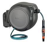 GARDENA Einziehbare Schlauchtrommel, 24,4 m, Premium-Schlauch mit hohem Durchfluss, Sprühdüse, Wandhalterung, gefederter automatischer Rücklauf – US-Schlauchgewinde + Schnellverbindungssystem