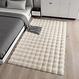 Wusboo Flauschiger Hochflor Teppich 60×90 cm – Waschbarer Kunstfellteppich mit Anti-Rutsch-Beschichtung, Weicher Creme-Bettvorleger für Schlafzimmer, Wohnzimmer & Fensterbank