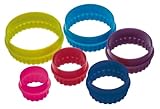 Colourworks Plätzchen-Ausstecher-Set, 6-Teilig, Glatt und Geriffelt – Bunt, Rund
