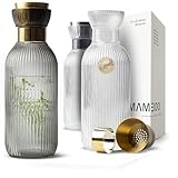 MAMEIDO Wasserkaraffe 1,5 l, Glaskaraffe mit Ausgießer & Sieb, mundgeblasene Karaffe Glas, Wasserkrug mit edler Optik für besondere Anlässe, Karaffen zum Verschenken (Smoke Gold)
