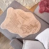 Astra Hochwertiger Kunstfell Teppich flauschig - Teppich Wohnzimmer - Hochflorteppich Lammfell Schaffell Accessoire - Dekofell beige Shape 40 x 60 cm