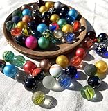 FAIRY TAIL & GLITZER FEE 60 Glasmurmeln 16mm – Große Farb-Mischung – Bunte Murmeln Glas zum Spielen Basteln Dekorieren – Murmelspiel Deko-Kugeln Pflanzendeko DIY Kugelbahn