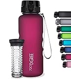 720°DGREE Trinkflasche 1,5l “uberBottle“ softTouch +Früchtebehälter - BPA-Frei - Wasserflasche für Gym, Fitness, Outdoor, Wandern - XL Tritan Sportflasche: Groß, Leicht, Stoßfest, Wiederverwendbar