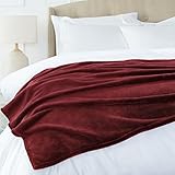 Amazon Basics Überwurf Kuscheldecke, Nicht beheizt, aus weichem, samtigem Plüsch, 168 x 229 cm, Burgunderrot