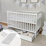 Kids Collective Babybett mit Matratze und Schublade Kinderbett Gitterbett Beistellbett Baby Kinder Kleinkind 60x120 komplett Set höhenverstellbar & herausnehmbare Sprossen | Weiss Holz Junge Mädchen