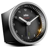 Braun Klassischer analoger Funkwecker Mitteleuropäische Zeitzone (MEZ/GMT+1) mit Schlummerfunktion und Beleuchtung, ruhigem Uhrwerk, Crescendo-Alarm, Schwarz und Silber, Modell BC07SB-DCF.