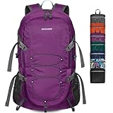 BECOJADDE Wanderrucksack Herren Damen 40L Ultraleichter Faltbarer Rucksack Wasserdichter Reiserucksack Trekkingrucksack mit Nassfach für Wandern, Reisen, Radfahren und Klettern, Lila