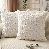 2er Set Flauschige Kissenbezüge 45x45cm mit Frühlingsblumen-Muster – Weiche Polsterbezüge aus Plüsch für Sofa, Bett & Wohnzimmer – Stylische Kissenhüllen & Dekokissen in Trendfarben