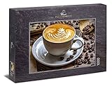 Ulmer Puzzleschmiede - Puzzle „Aroma“– Klassisches 1000 Teile Puzzle – Puzzlemotiv Tasse Kaffee Latte mit Bohnen vor Vintage-Hintergrund