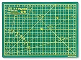 Elan Schneidematte A4 Grün, 5-lagige Schneidematte Selbstheilend, Bastelunterlage Schnittfest, Bastelmatte, Schreibtischunterlage und Schneidematte 30 x 22 CM, Schneideunterlage A4 zum Nähen