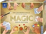 Kosmos 694319 Magic Die Zauberschule - Gold Edition, 75 Zaubertricks und Illusionen, 18 Zauberutensilien, innovatives Anleitungskonzept DREI Schwierigkeitsstufen, Zauberkasten für Kinder ab 8 Jahre